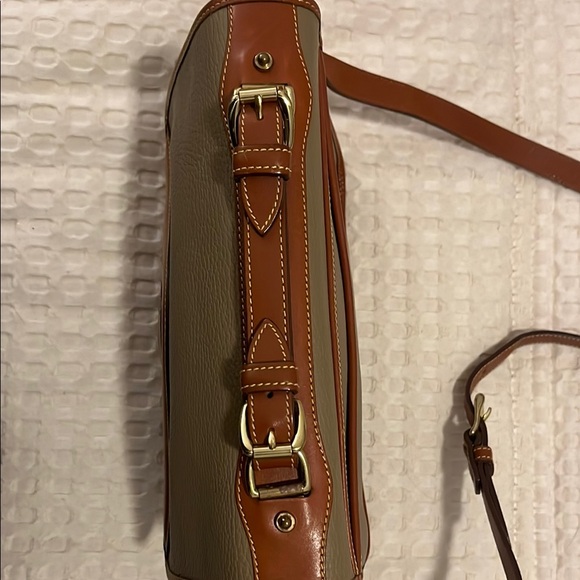 Vintage Tan and Brown Crossbody Bag - Picture 4 of 12